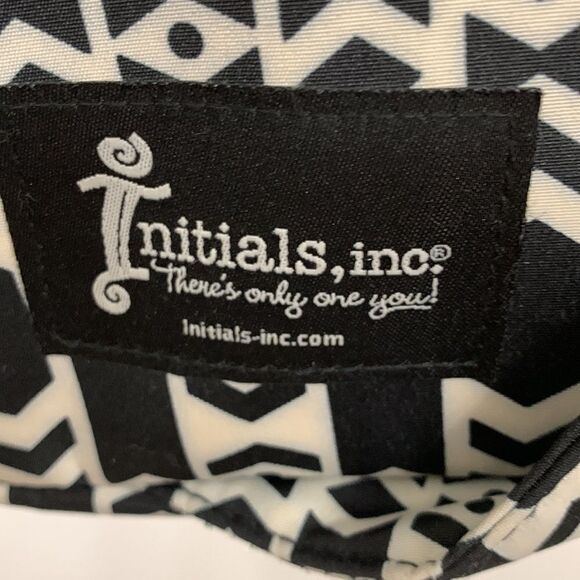 Initials Sling Backpack NWOT black & white with adjustable wide strap - Picture 3 of 9